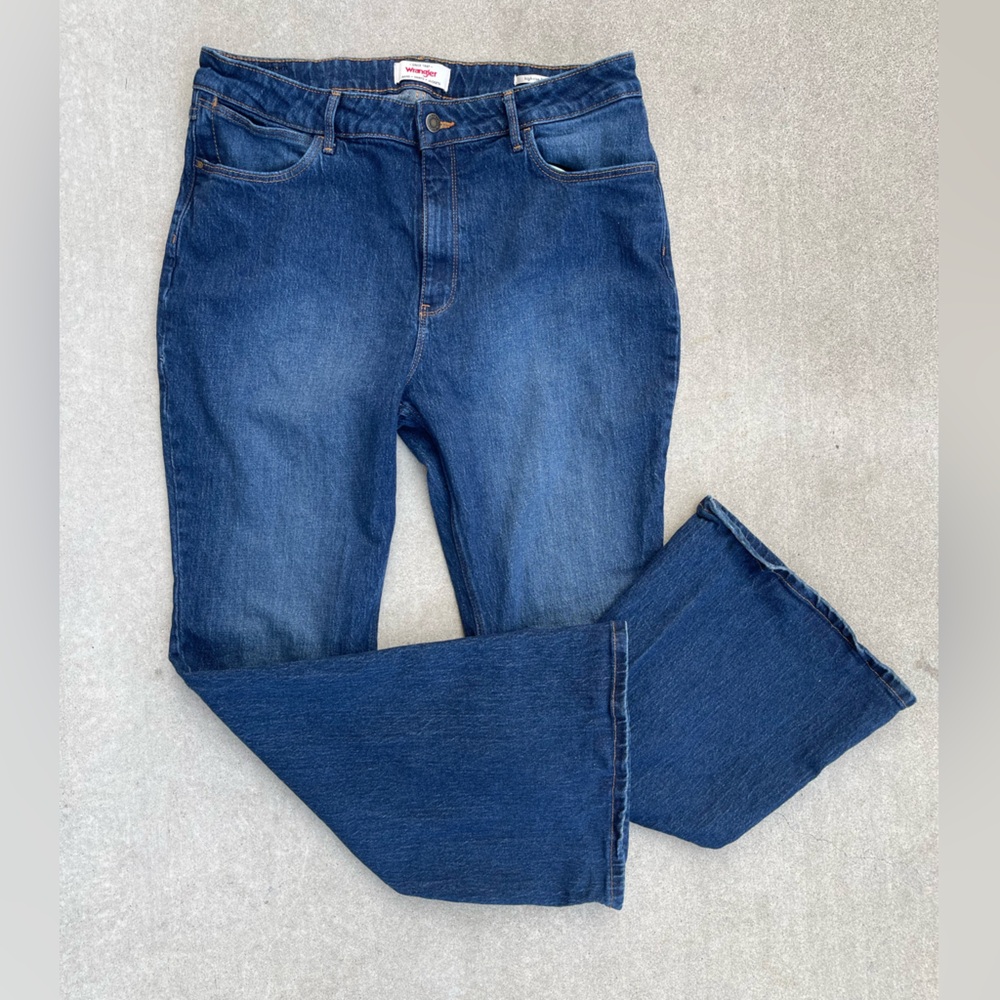 Wrangler Women's Hi-Rise Flare Jeans